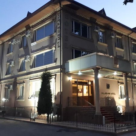 Grand Nur Hotel Tasjkent Eksteriør billede